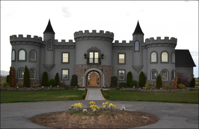 120423_Castle_House1