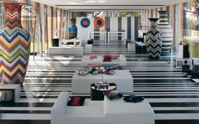 Modern-Artistic-Showroom-Interior-Design-with-Mosaic-Art-656x410