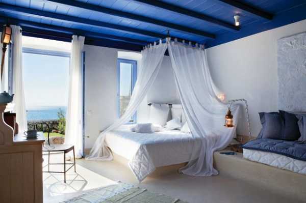 blue-white-bed