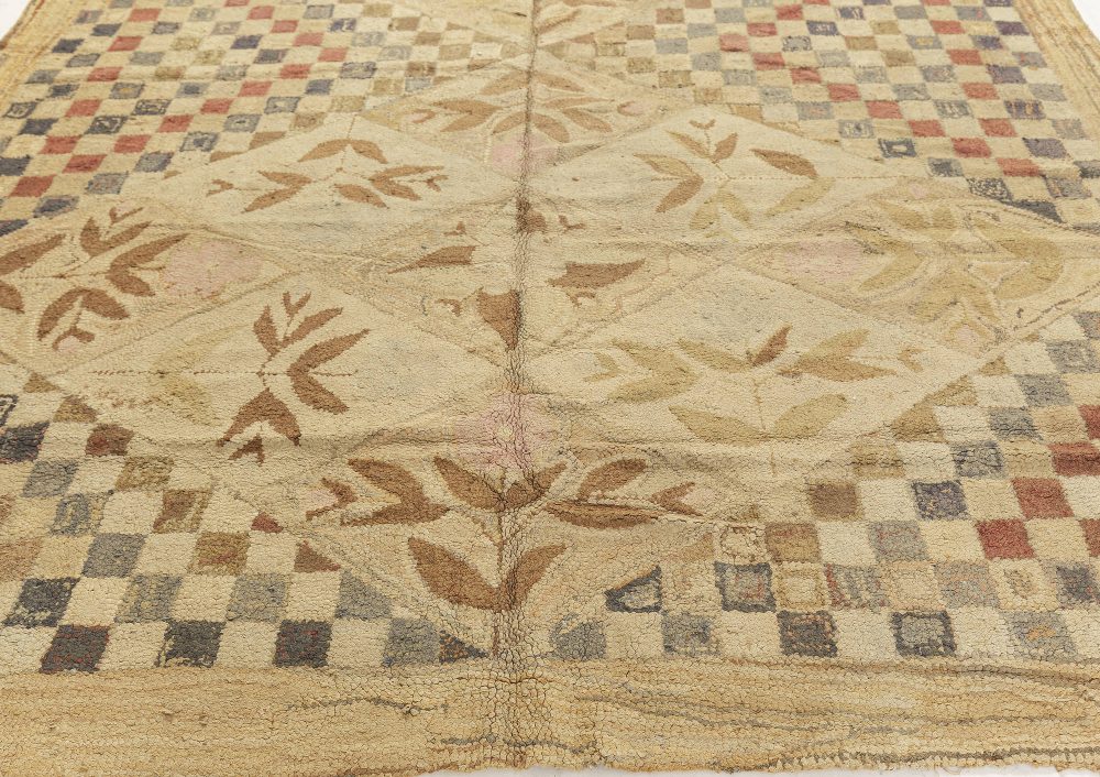 Mid-20th century Botanic Motifs on Checkered Beige Background Hooked Wool Rug BB3025