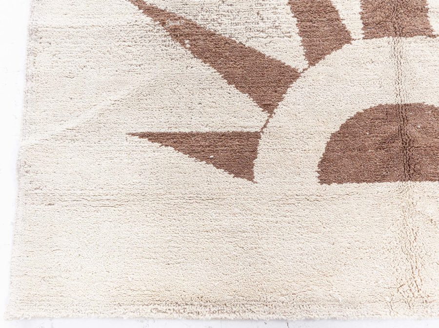 Mid-20th Century Moroccan Art Deco Design Natural Undyed Wool Rug BB8471