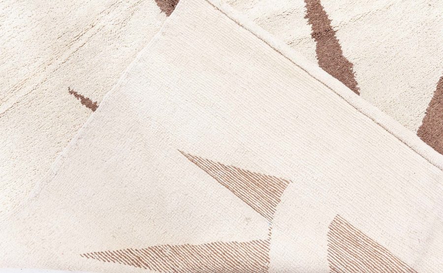 Mid-20th Century Moroccan Art Deco Design Natural Undyed Wool Rug BB8471