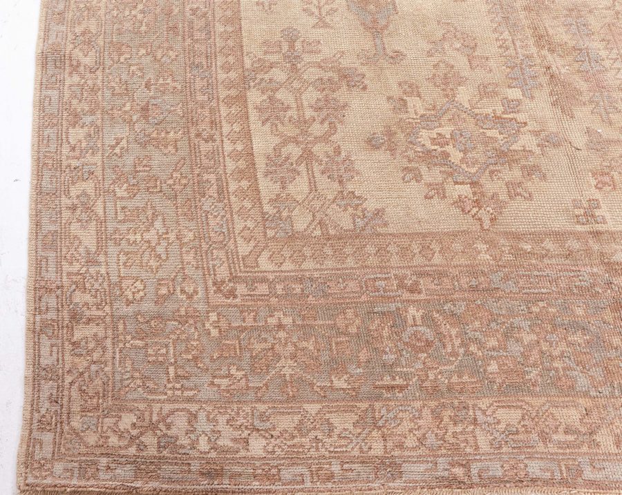 Fine Antique Oushak Rug BB8594