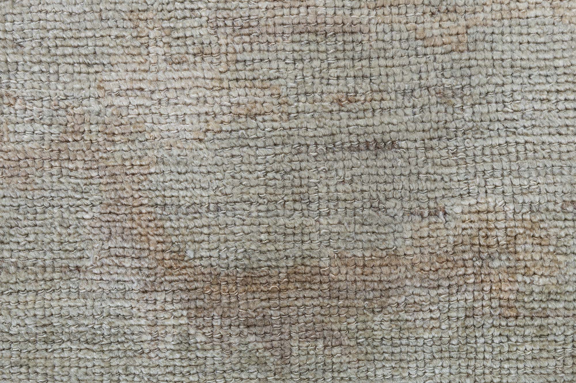 Floral-Inspired Traditional Rug Rose Pattern Light Gray With Soft Beige Hand-Knotted Wool “Rosaline” N11071 Floral-Inspired Traditional Rug Rose Pattern Light Gray With Soft Beige Hand-Knotted Wool “Rosaline” N11071
