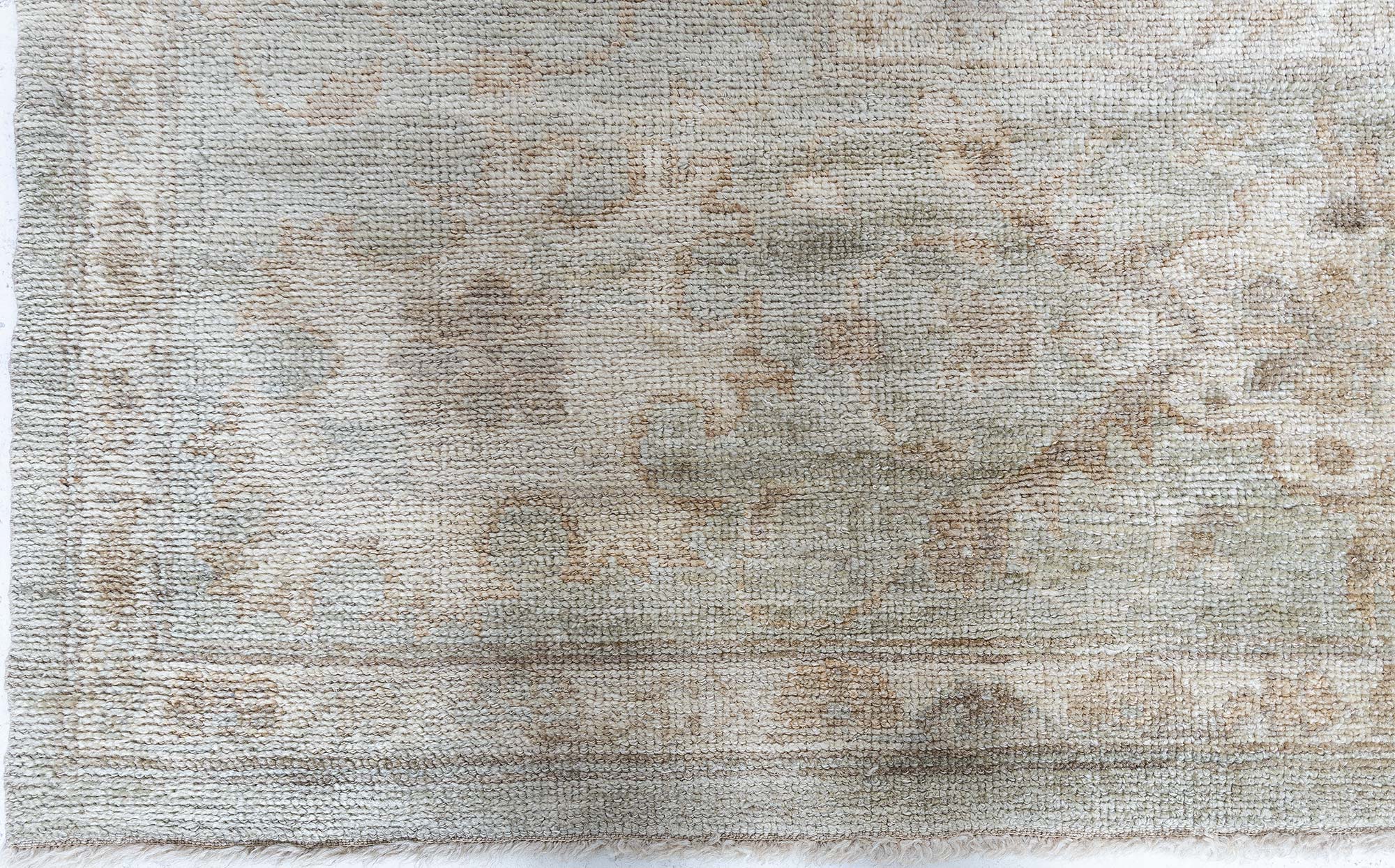 Floral-Inspired Traditional Rug Rose Pattern Light Gray With Soft Beige Hand-Knotted Wool “Rosaline” N11071 Floral-Inspired Traditional Rug Rose Pattern Light Gray With Soft Beige Hand-Knotted Wool “Rosaline” N11071
