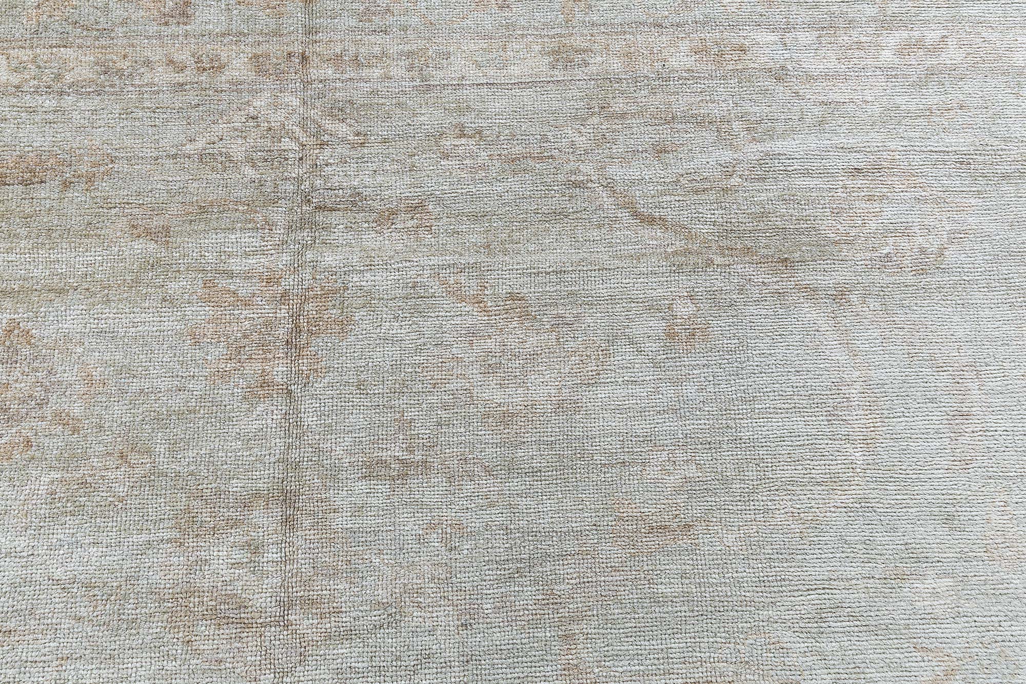 Floral-Inspired Traditional Rug Rose Pattern Light Gray With Soft Beige Hand-Knotted Wool “Rosaline” N11071 Floral-Inspired Traditional Rug Rose Pattern Light Gray With Soft Beige Hand-Knotted Wool “Rosaline” N11071