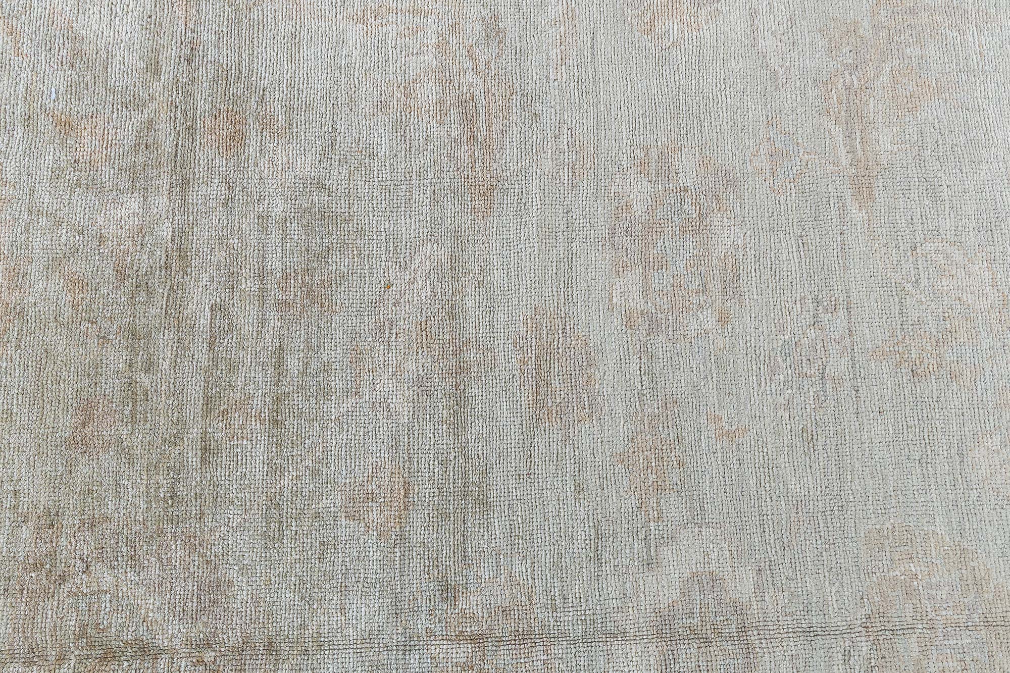 Floral-Inspired Traditional Rug Rose Pattern Light Gray With Soft Beige Hand-Knotted Wool “Rosaline” N11071 Floral-Inspired Traditional Rug Rose Pattern Light Gray With Soft Beige Hand-Knotted Wool “Rosaline” N11071