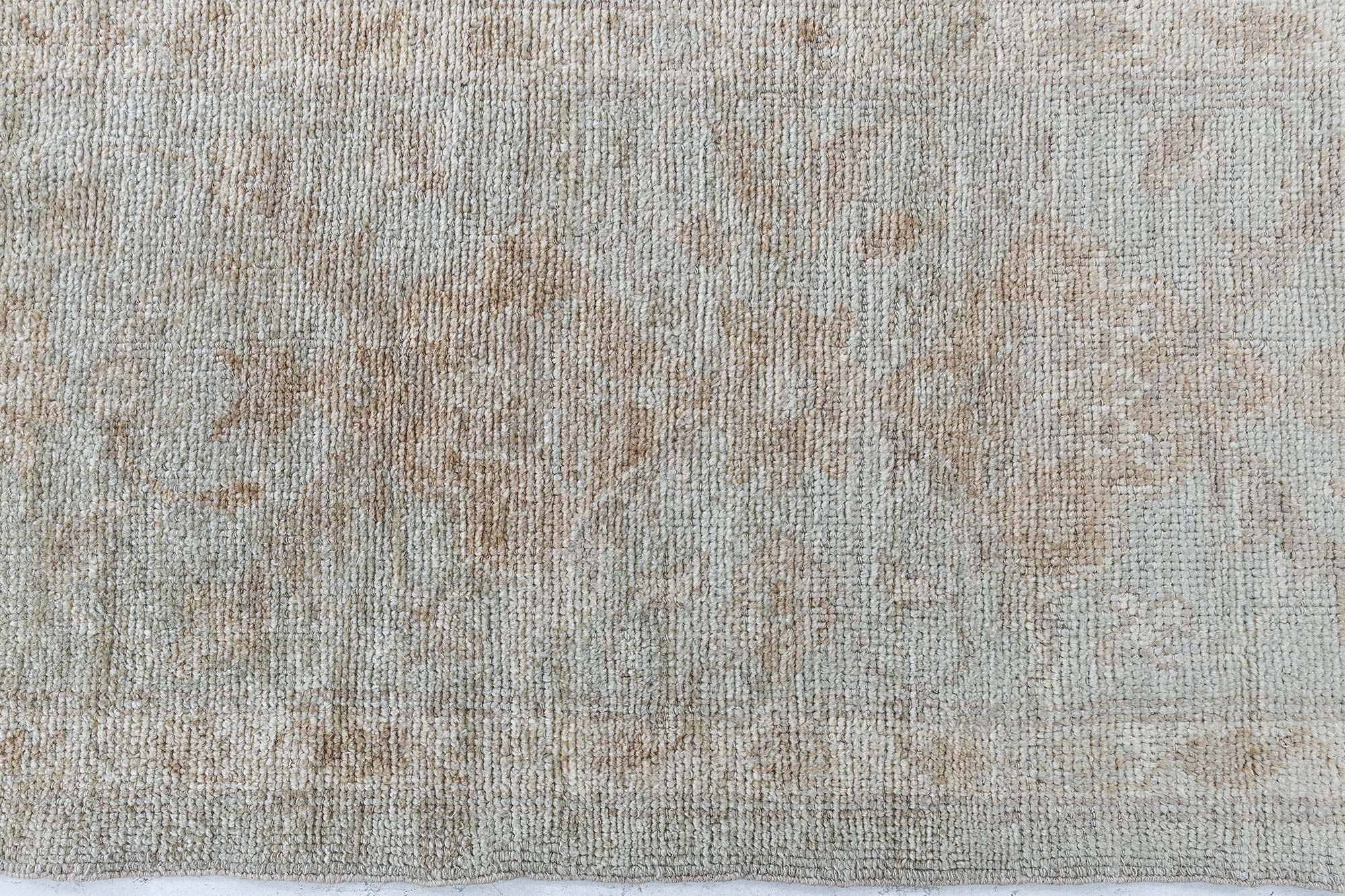 Floral-Inspired Traditional Rug Rose Pattern Light Gray With Soft Beige Hand-Knotted Wool “Rosaline” N11071 Floral-Inspired Traditional Rug Rose Pattern Light Gray With Soft Beige Hand-Knotted Wool “Rosaline” N11071
