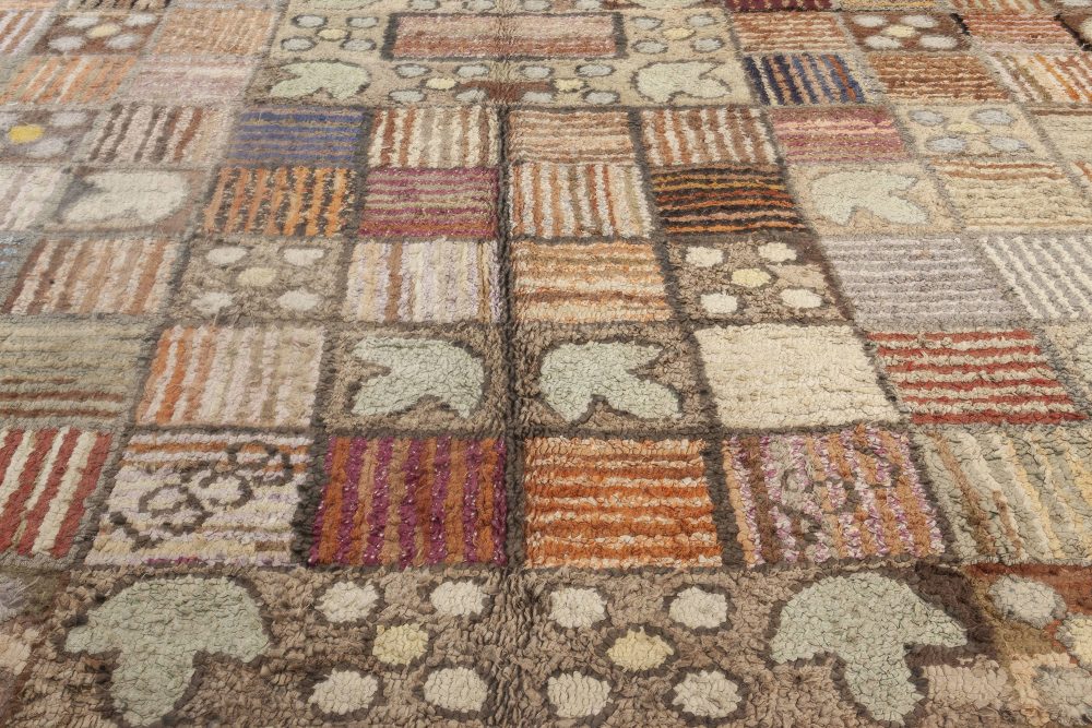 Mid-20th century Colorful American Hooked Wool Rug BB3578