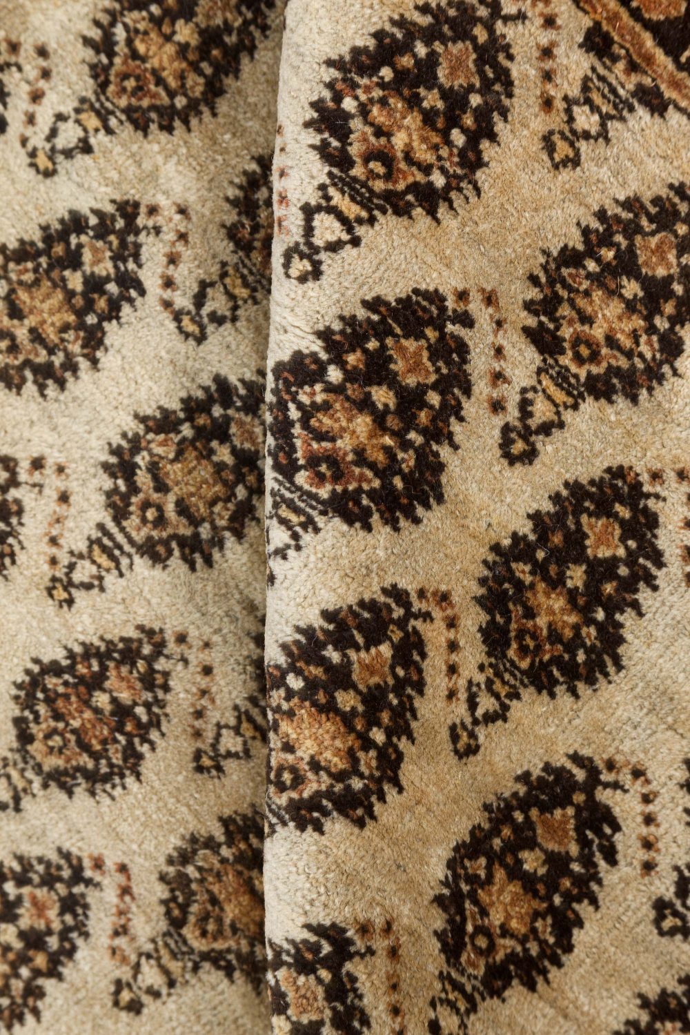 High-quality Indian Amritsar Hand Knotted Wool Carpet in Brown and Beige BB7460