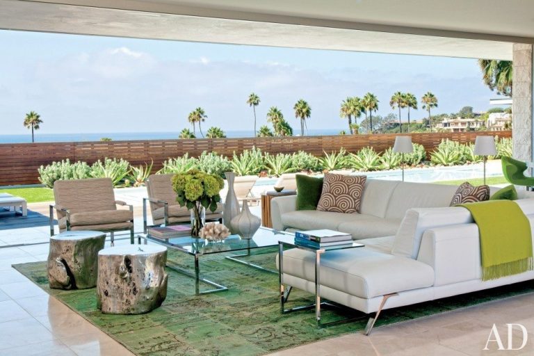 Fun and Glam in the Living Room