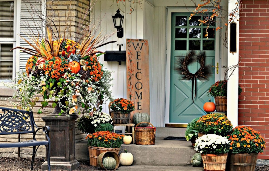 outdoor porch autumn decor