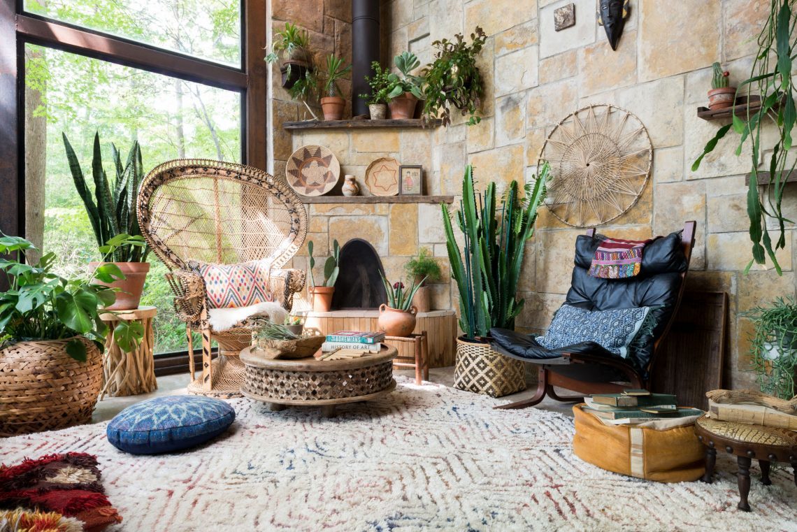 boho interior decor, bohemian interior, bohemian decor, plants in living room, vintage rug, vintage interior