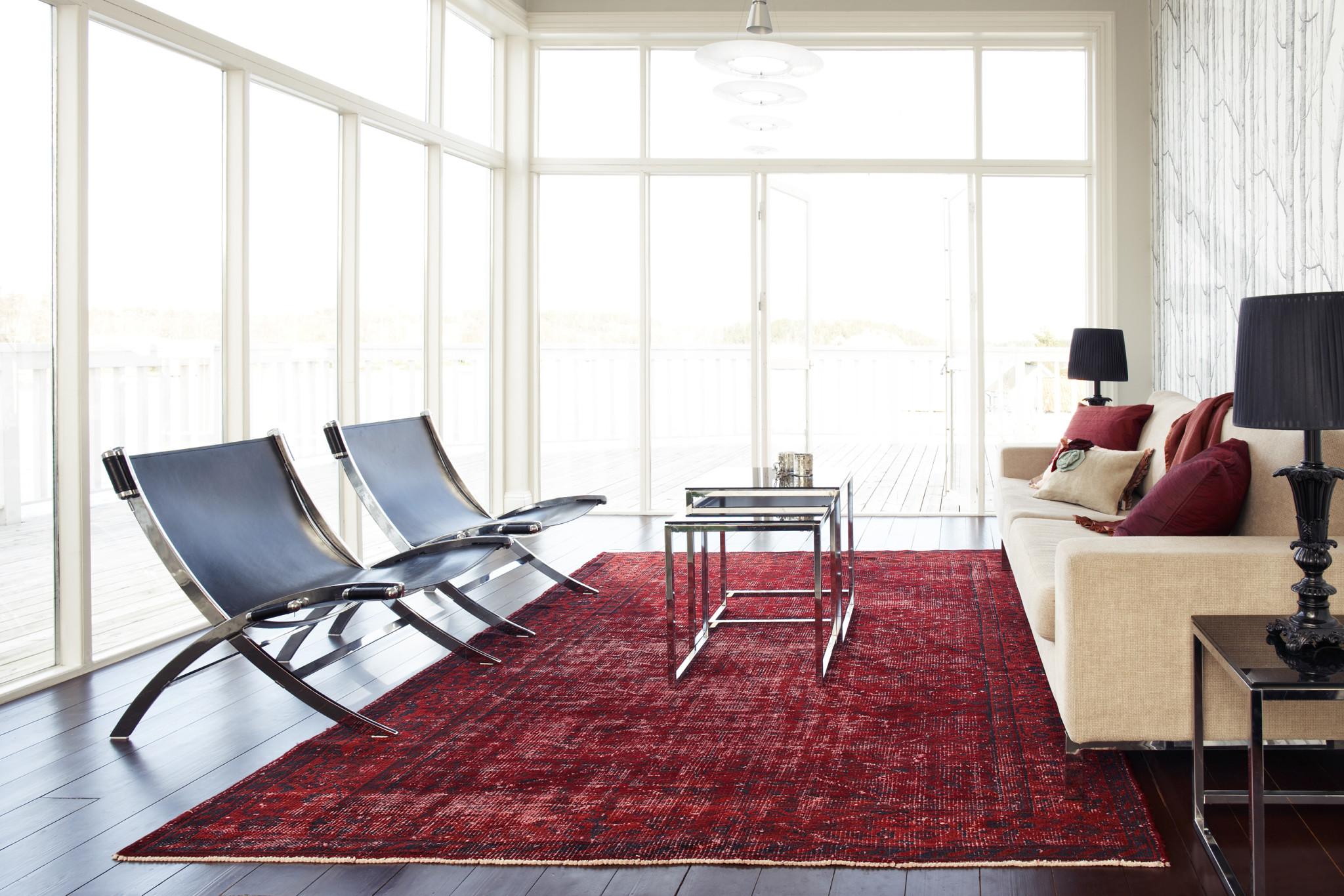 red persian carpet living room