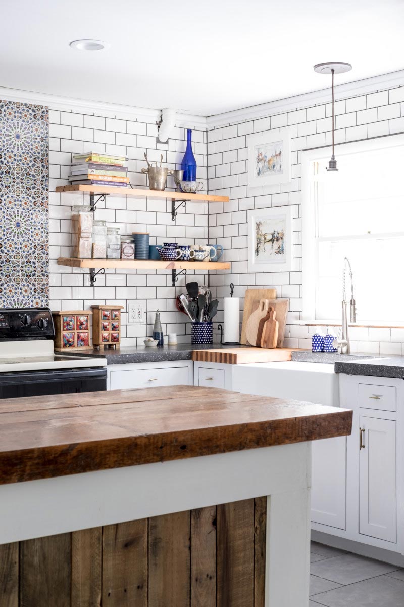 5 Ways to Style an ‘Anne with an E’ Inspired Farmhouse Kitchen 5 Ways to Style an ‘Anne with an E’ Inspired Farmhouse Kitchen