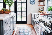 5 Ways to Style an ‘Anne with an E’ Inspired Farmhouse Kitchen