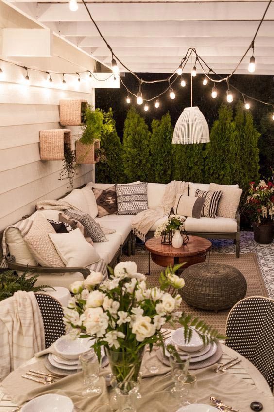 Top 5 Ideas For The Perfect Summer Outdoor Living Room