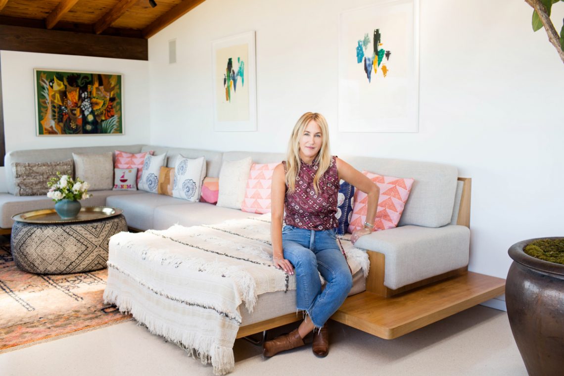 california cool decor, boho interior, vintage rug,