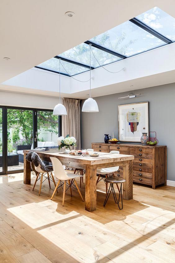 wooden-table-dining-room-decor