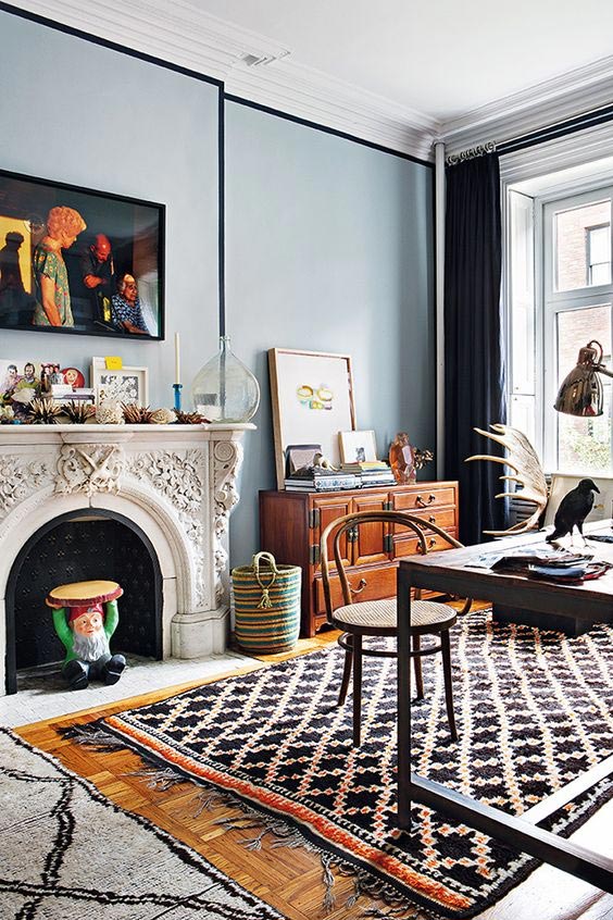 geometric-rug-in-the-living-room