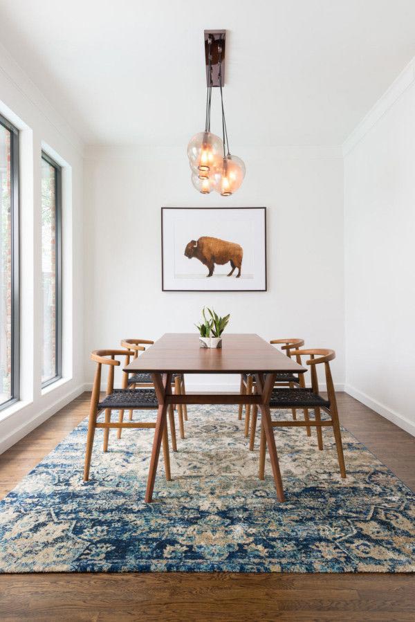 /oriental-rug-in-dining-room.