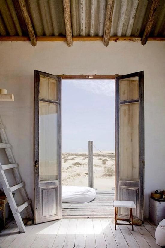 wabi-sabi-beach-house-decor