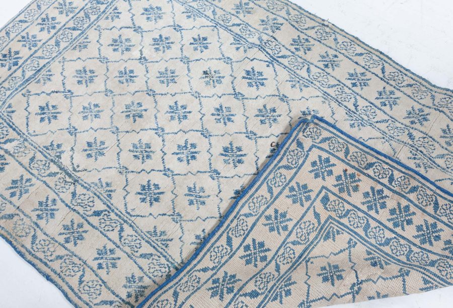 Early 20th Century Botanic Indian Agra White, Blue Handmade Cotton Rug BB6526