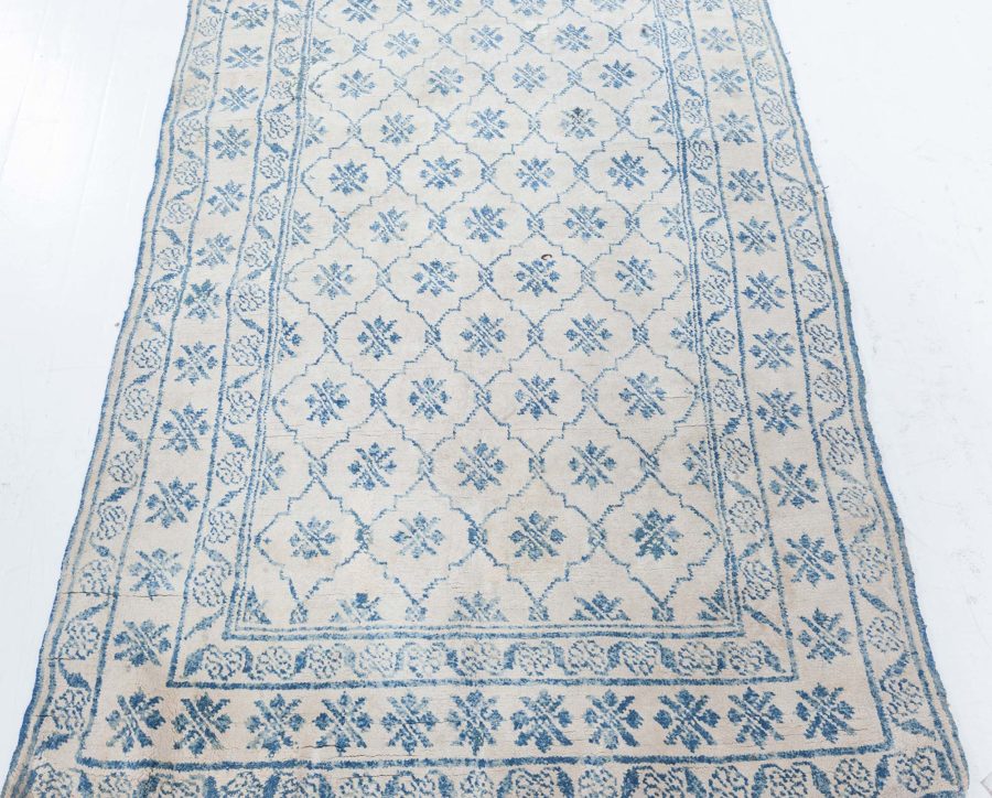 Early 20th Century Botanic Indian Agra White, Blue Handmade Cotton Rug BB6526