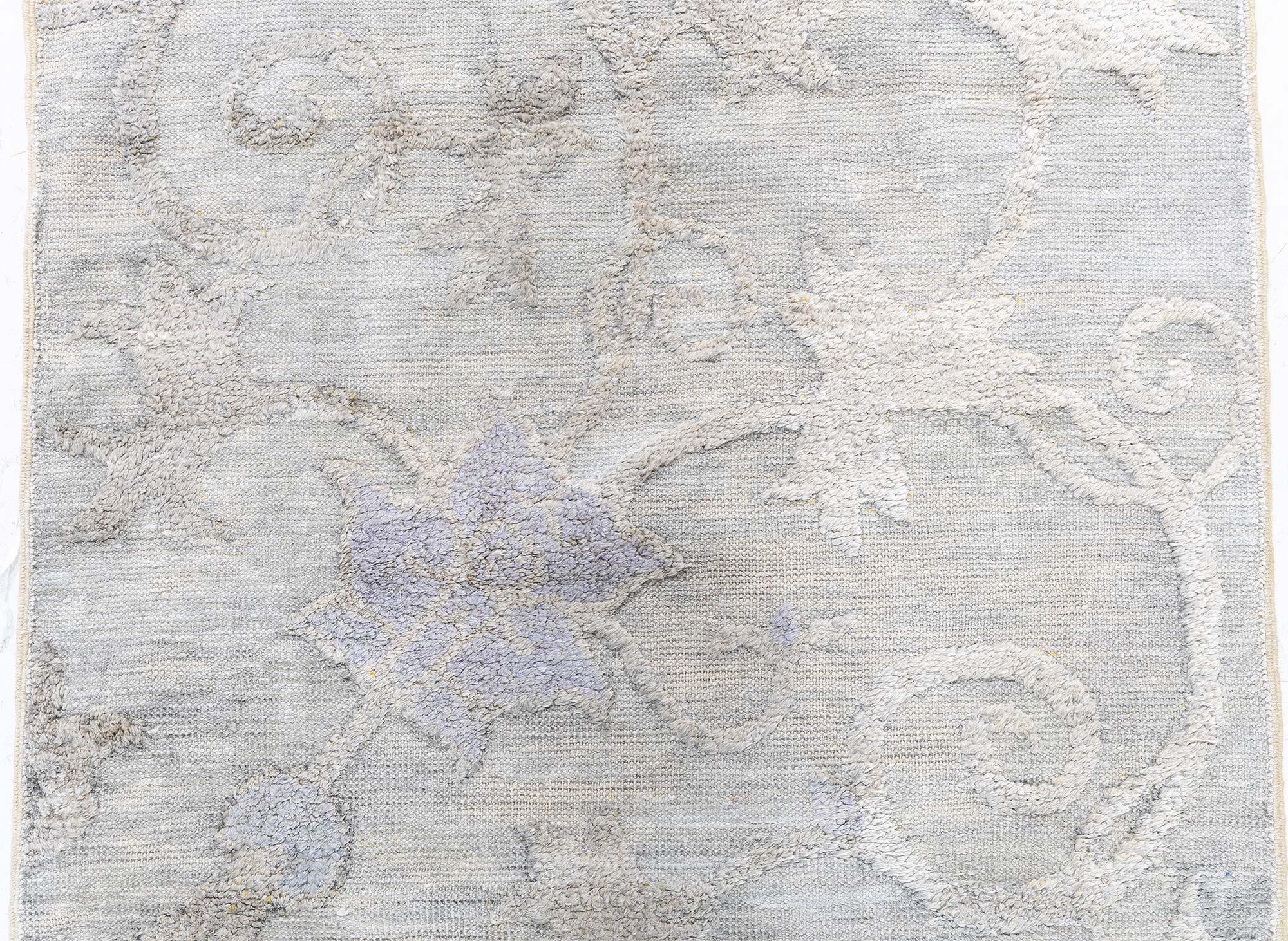 Vintage Chinese Floral Light Gray Hand-Knotted Silk Runner (Fragment) BB8941 Vintage Chinese Floral Light Gray Hand-Knotted Silk Runner (Fragment) BB8941
