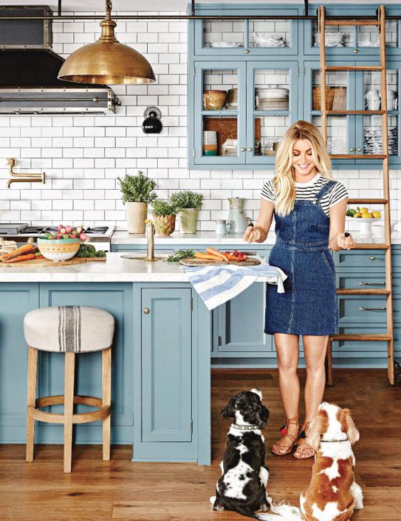 interior-decor-trends-2018-blue-kitchen-cabinets.j