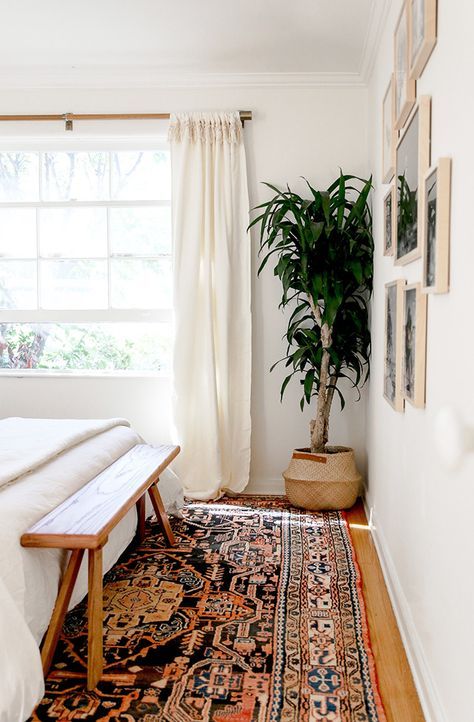 Finding a Persian Rug to Make Your Room Appear Larger
