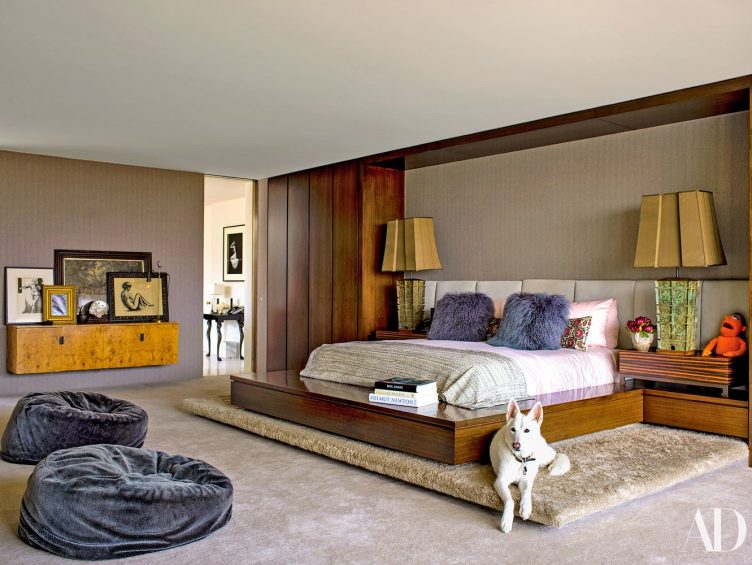 area-rug-in-jennifer-anistons-bedroom