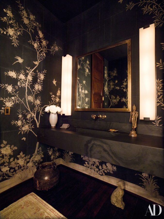 /oriental-rug-in-jennifer-anistons-bathroom
