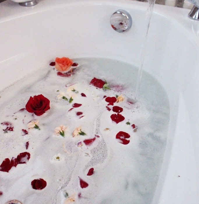 resort-decor-bathroom-spa-rug-in-bathroom