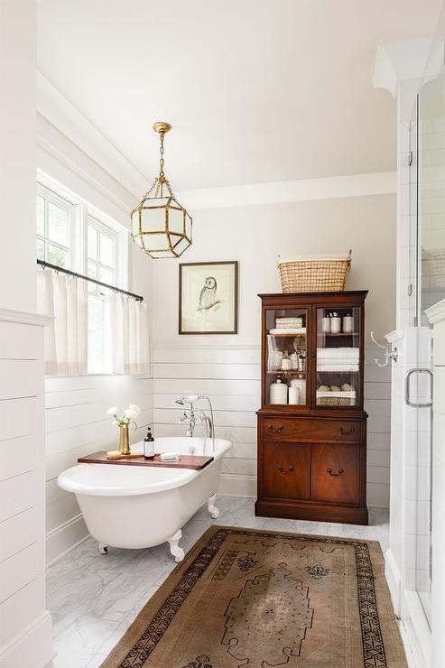resort-decor-bathroom-spa-rug-in-bathroom
