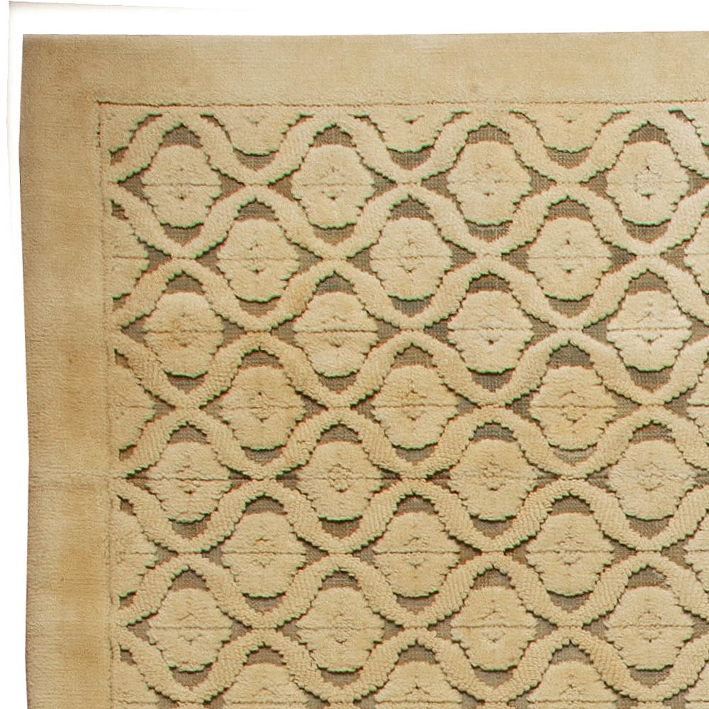 Mid-20th Century Vintage French Modern Handwoven Wool Rug in Shades of Beige BB5644