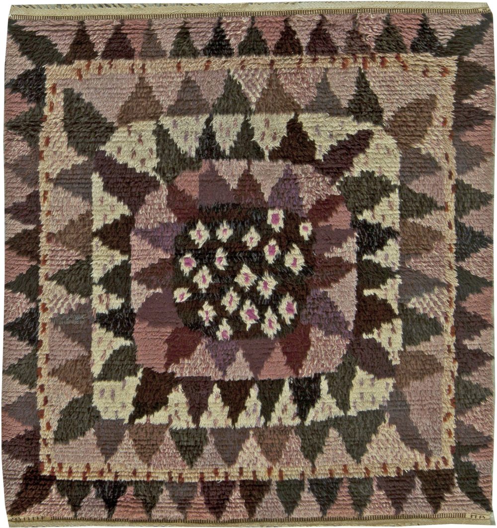 Vintage “Solrosen” Rya rug designed by Marianne Richter in Marta Maas Fjetterstrom’s workshop BB5957