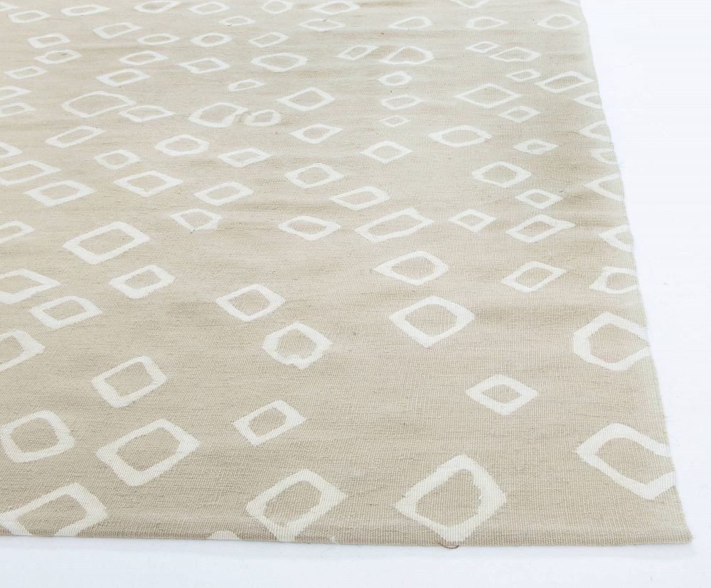 Doris Leslie Blau Collection Beige and White Flat-Weave Wool Rug N11493