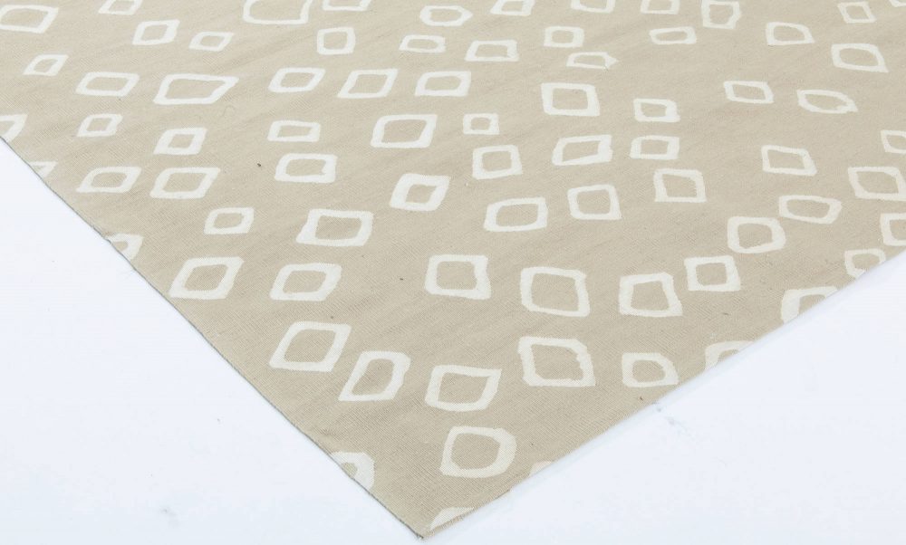 Doris Leslie Blau Collection Beige and White Flat-Weave Wool Rug N11493