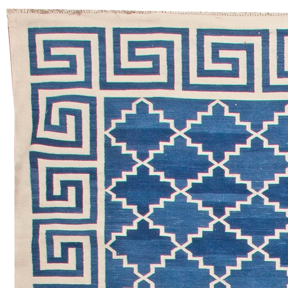 Indian Dhurrie Off-White and Indigo Flat-Woven Cotton Rug N11018