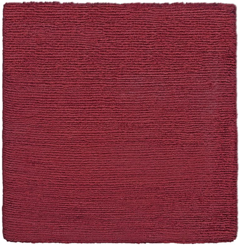 Custom Rugs vs Stock Broadloom in High-End Residential Projects