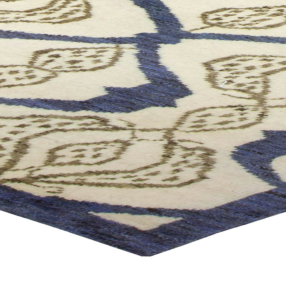 Contemporary Taj Blue and White Hand Knotted Wool Rug N10478