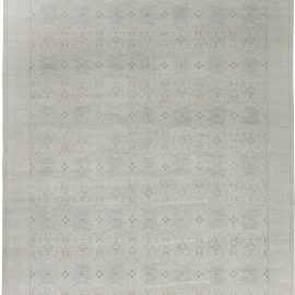 Traditional Hand-Knotted-Inspired Medallion Light Gray Handmade Wool Rug “Mistflower” N11394