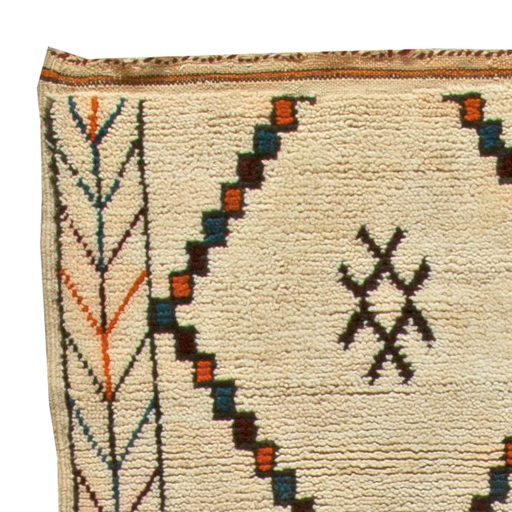 Vintage Tribal Handmade Moroccan Natural Wool Rug with Geometric Design BB5882