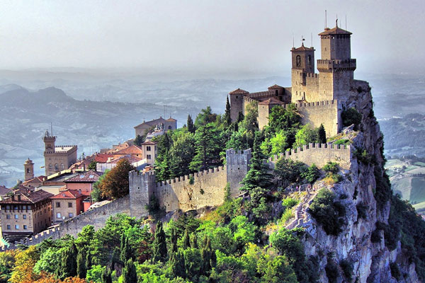 Antique Rugs in San Marino