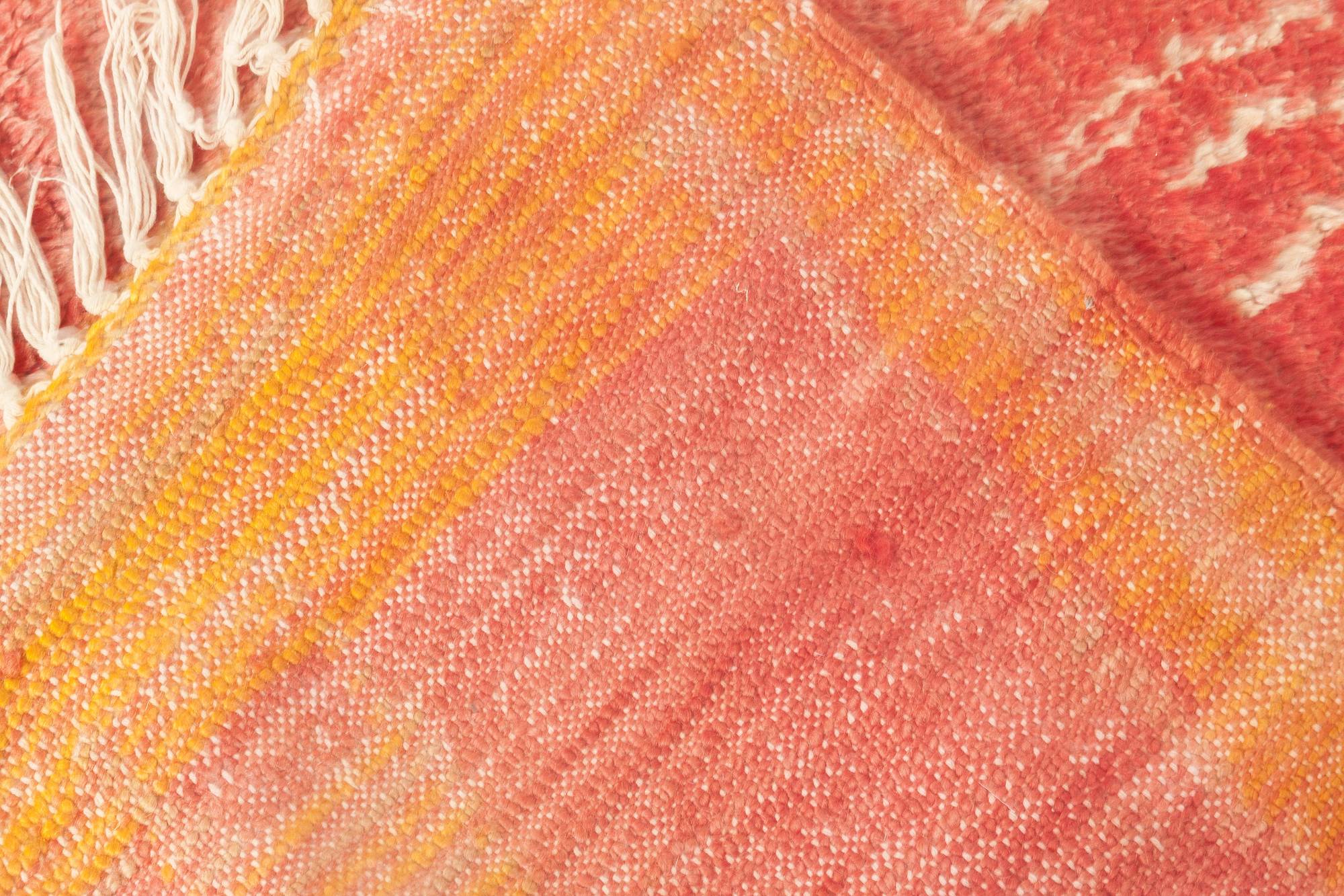Vintage Tribal Moroccan Wool Rug in Shades of Red, Orange, and Cream BB6880 - Bild 6 von 7