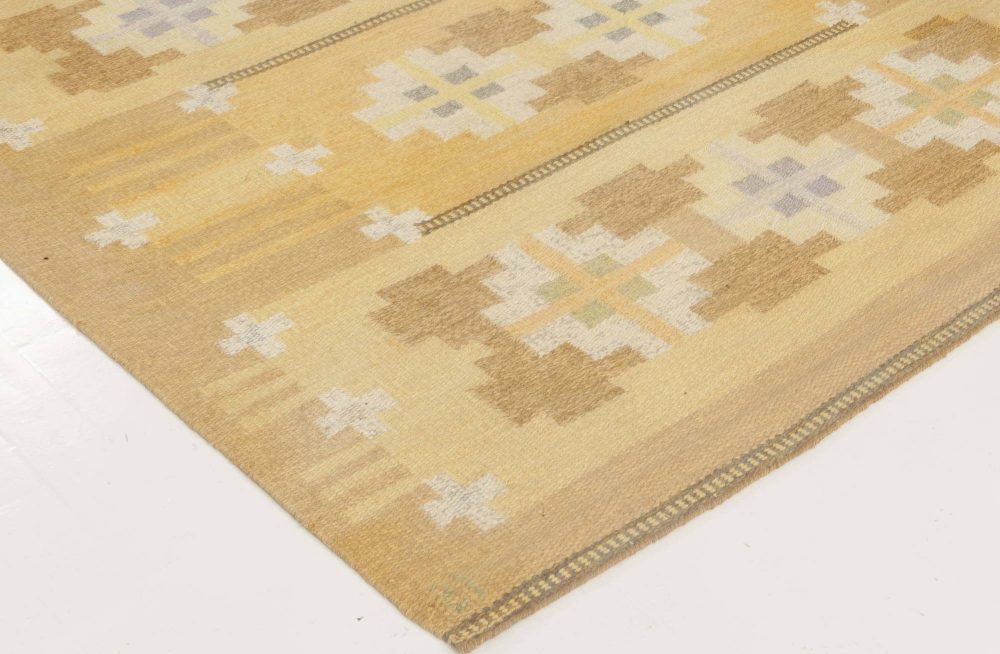 Mid-20th Century Yellow Swedish Flat-Weave Wool Rug Signed by Ingegerd Silow BB6872