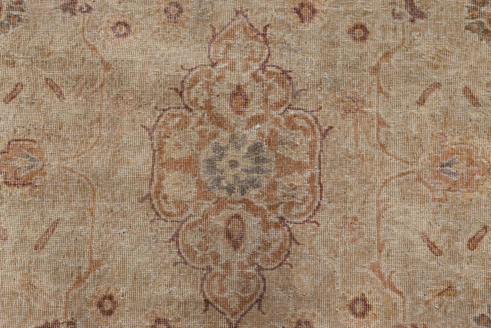 Authentic Early 20th Century Indian Handmade Wool Rug BB6910