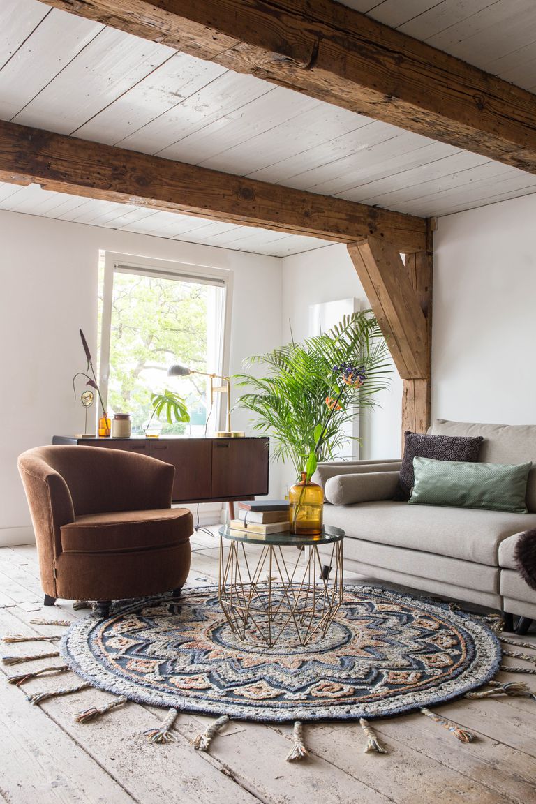 oriental rugs, oriental rug in living room, statement rugs (6)