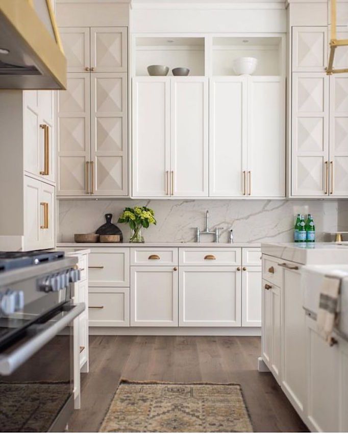 two toned kitchen cabinets, kitchen 2019 decor trends (1)